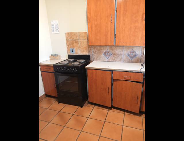 5 BEDROOM FLAT FOR SALE IN SUNNYSIDE